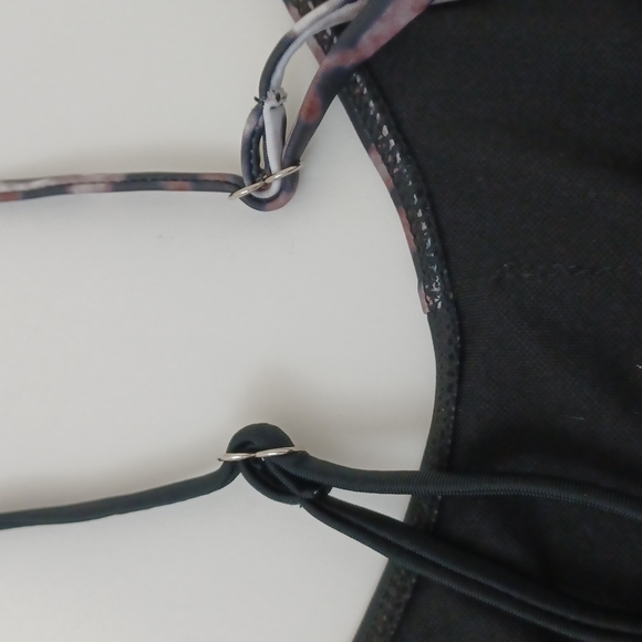 ✨3/$25✨Shein Black/Leopard Swim Top - L - Picture 7 of 8